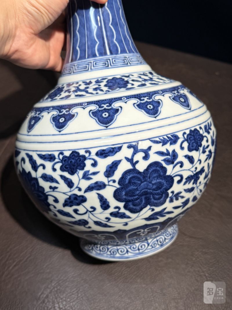 清光绪 青花缠枝莲赏瓶 - 图15